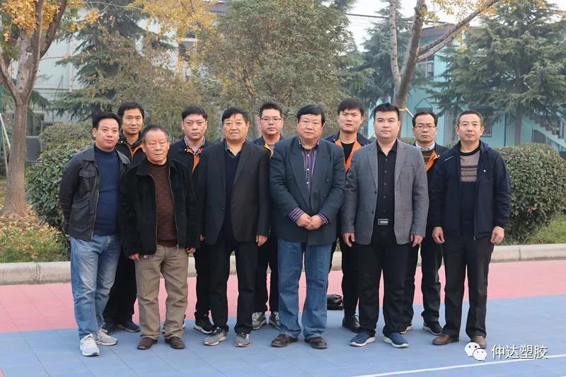 熱烈歡迎河南省塑料協(xié)會(huì)段同生會(huì)長(zhǎng)一行蒞臨仲達(dá)塑膠考察指導(dǎo)工作！